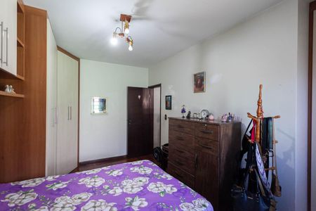 Casa à venda com 300m², 5 quartos e 4 vagas Casa à venda com 300m², 5 quartos e 4 vagasSuíte