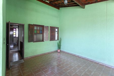 Garagem de casa à venda com 5 quartos, 300m² em Ressaca, Contagem