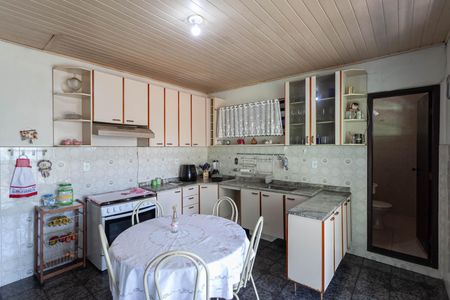 Casa à venda com 300m², 5 quartos e 4 vagas Casa à venda com 300m², 5 quartos e 4 vagasCozinha 2