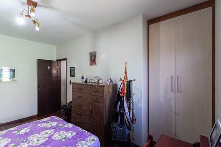 Casa à venda com 300m², 5 quartos e 4 vagas Casa à venda com 300m², 5 quartos e 4 vagasSuíte