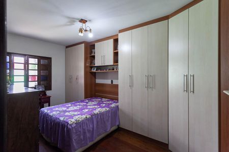 Casa à venda com 300m², 5 quartos e 4 vagas Casa à venda com 300m², 5 quartos e 4 vagasSuíte