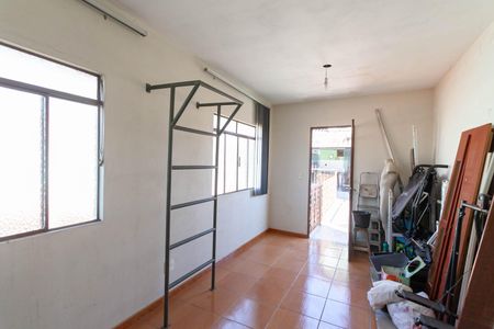 Casa à venda com 300m², 5 quartos e 4 vagas Casa à venda com 300m², 5 quartos e 4 vagasReversível