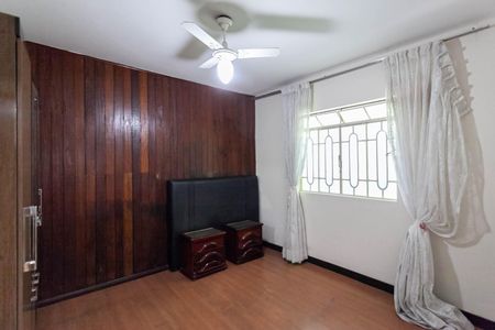 Casa à venda com 300m², 5 quartos e 4 vagas Casa à venda com 300m², 5 quartos e 4 vagasQuarto 3