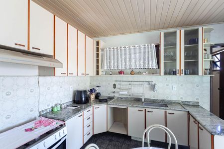 Casa à venda com 300m², 5 quartos e 4 vagas Casa à venda com 300m², 5 quartos e 4 vagasCozinha 2