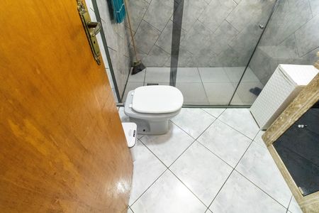 Casa à venda com 128m², 2 quartos e 2 vagas Casa à venda com 128m², 2 quartos e 2 vagasBanheiro