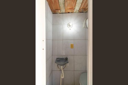 Casa à venda com 128m², 2 quartos e 2 vagas Casa à venda com 128m², 2 quartos e 2 vagasBanheiro de serviço