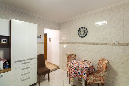 Casa à venda com 128m², 2 quartos e 2 vagas Casa à venda com 128m², 2 quartos e 2 vagasCozinha e Área de Serviço