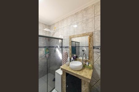 Casa à venda com 128m², 2 quartos e 2 vagas Casa à venda com 128m², 2 quartos e 2 vagasBanheiro