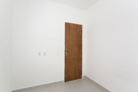Quarto 2 de apartamento para alugar com 2 quartos, 40m² em Vila Taquari, São Paulo