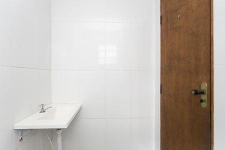 Banheiro de apartamento para alugar com 2 quartos, 40m² em Vila Taquari, São Paulo