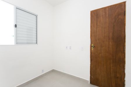 Quarto 2 de apartamento para alugar com 2 quartos, 40m² em Vila Taquari, São Paulo