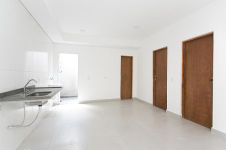 Sala / Cozinha  de apartamento para alugar com 2 quartos, 40m² em Vila Taquari, São Paulo
