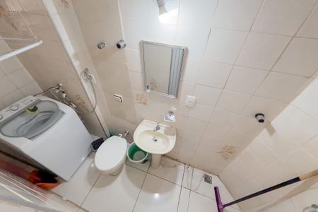 Banheiro de kitnet/studio para alugar com 1 quarto, 28m² em Liberdade, São Paulo