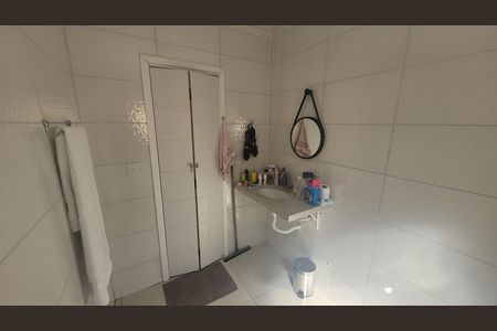 Banheiro 1 de casa à venda com 4 quartos, 140m² em Vila Ivg, São Paulo