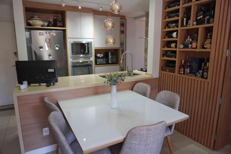 Apartamento à venda com 84m², 3 quartos e 2 vagas Apartamento à venda com 84m², 3 quartos e 2 vagasSala de Jantar