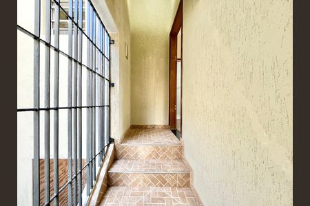 Escada / Entrada de casa para alugar com 1 quarto, 40m² em Parque Peruche, São Paulo
