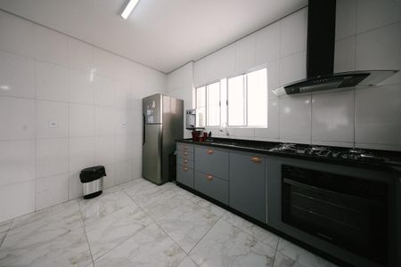 Casa para alugar com 400m², 6 quartos e 3 vagas Casa para alugar com 400m², 6 quartos e 3 vagasCasa 2 - Cozinha