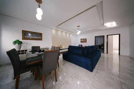 Casa para alugar com 400m², 6 quartos e 3 vagas Casa para alugar com 400m², 6 quartos e 3 vagasCasa 2 - Sala