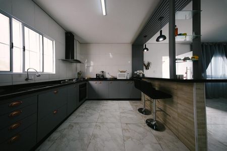 Casa para alugar com 400m², 6 quartos e 3 vagas Casa para alugar com 400m², 6 quartos e 3 vagasCasa 2 - Cozinha