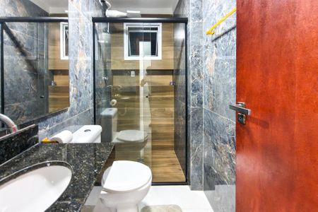 Banheiro de apartamento para alugar com 2 quartos, 98m² em Canto do Forte, Praia Grande