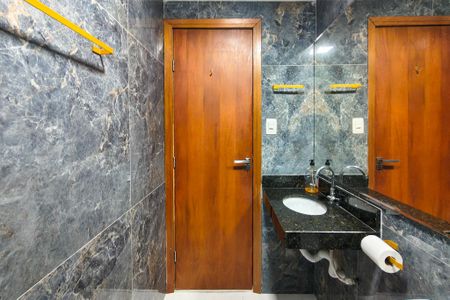 Apartamento para alugar com 98m², 2 quartos e 1 vaga Apartamento para alugar com 98m², 2 quartos e 1 vagaBanheiro