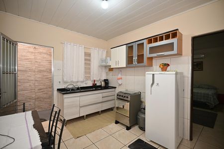 Cozinha de casa para alugar com 1 quarto, 30m² em Jardim Maria Rosa, Taboão da Serra