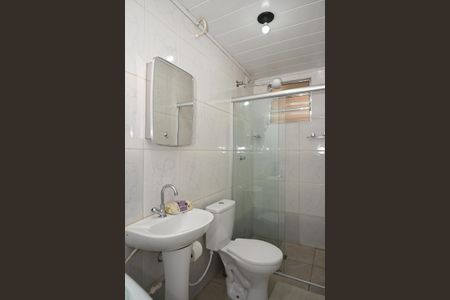 Banheiro de casa para alugar com 1 quarto, 30m² em Jardim Maria Rosa, Taboão da Serra