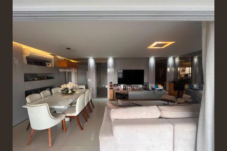 Apartamento à venda com 148m², 3 quartos e 3 vagas Apartamento à venda com 148m², 3 quartos e 3 vagasSala