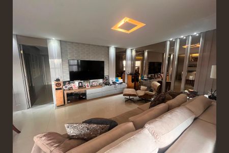 Apartamento à venda com 148m², 3 quartos e 3 vagas Apartamento à venda com 148m², 3 quartos e 3 vagasSala