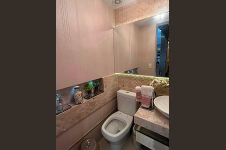 Apartamento à venda com 148m², 3 quartos e 3 vagas Apartamento à venda com 148m², 3 quartos e 3 vagasBanheiro da Suíte