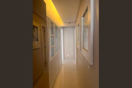 Corredor de apartamento para alugar com 3 quartos, 148m² em Setor Marista, Goiânia