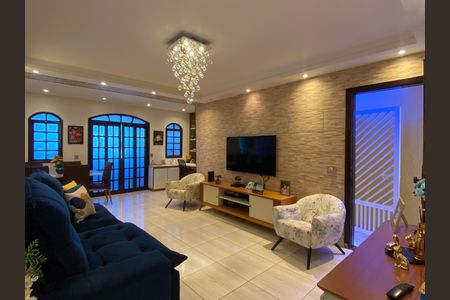 Sala de casa à venda com 2 quartos, 125m² em Veloso, Osasco