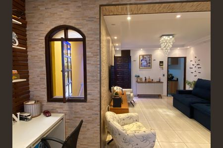 Sala de casa à venda com 2 quartos, 125m² em Veloso, Osasco