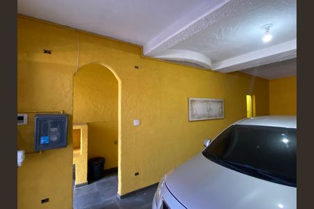 Garagem de casa à venda com 2 quartos, 125m² em Veloso, Osasco