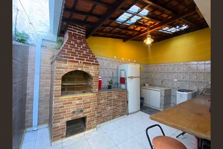 Área externa de casa à venda com 2 quartos, 125m² em Veloso, Osasco