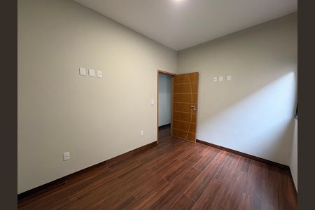 Casa à venda com 3 quartos, 120m² em Parque Amazonia, Goiânia