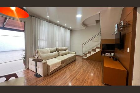 Sala de casa de condomínio à venda com 3 quartos, 200m² em Jardim Riacho das Pedras, Contagem