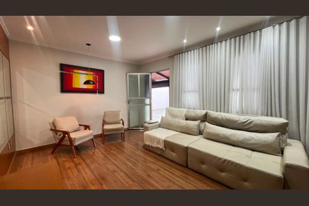 Sala de casa de condomínio à venda com 3 quartos, 200m² em Jardim Riacho das Pedras, Contagem