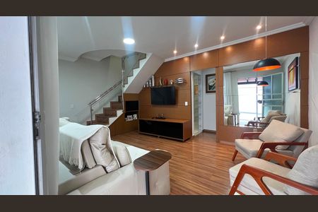 Casa de condomínio à venda com 200m², 3 quartos e 5 vagas Casa de condomínio à venda com 200m², 3 quartos e 5 vagasSala