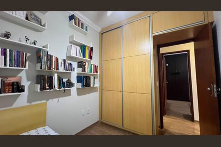 Casa de condomínio à venda com 200m², 3 quartos e 5 vagas Casa de condomínio à venda com 200m², 3 quartos e 5 vagasQuarto