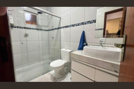 Casa de condomínio à venda com 200m², 3 quartos e 5 vagas Casa de condomínio à venda com 200m², 3 quartos e 5 vagasBanheiro