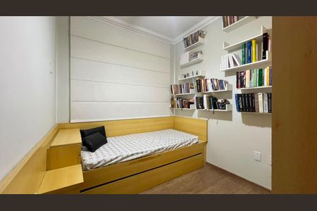 Casa de condomínio à venda com 200m², 3 quartos e 5 vagas Casa de condomínio à venda com 200m², 3 quartos e 5 vagasQuarto