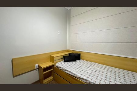 Casa de condomínio à venda com 200m², 3 quartos e 5 vagas Casa de condomínio à venda com 200m², 3 quartos e 5 vagasQuarto
