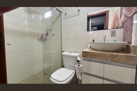 Casa de condomínio à venda com 200m², 3 quartos e 5 vagas Casa de condomínio à venda com 200m², 3 quartos e 5 vagasBanheiro