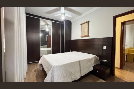 Casa de condomínio à venda com 200m², 3 quartos e 5 vagas Casa de condomínio à venda com 200m², 3 quartos e 5 vagasQuarto