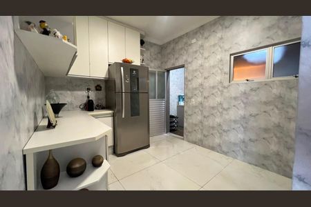 Cozinha de casa de condomínio à venda com 3 quartos, 200m² em Jardim Riacho das Pedras, Contagem