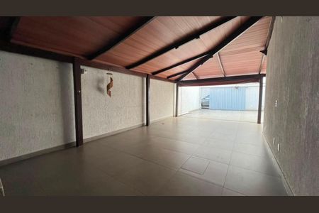 Casa de condomínio à venda com 200m², 3 quartos e 5 vagas Casa de condomínio à venda com 200m², 3 quartos e 5 vagasÁrea externa
