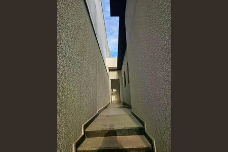 Casa à venda com 70m², 3 quartos e 2 vagas