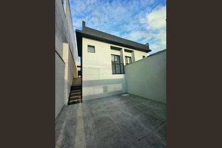 Casa à venda com 70m², 3 quartos e 2 vagas