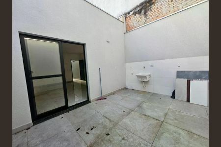 Casa à venda com 70m², 3 quartos e 2 vagas